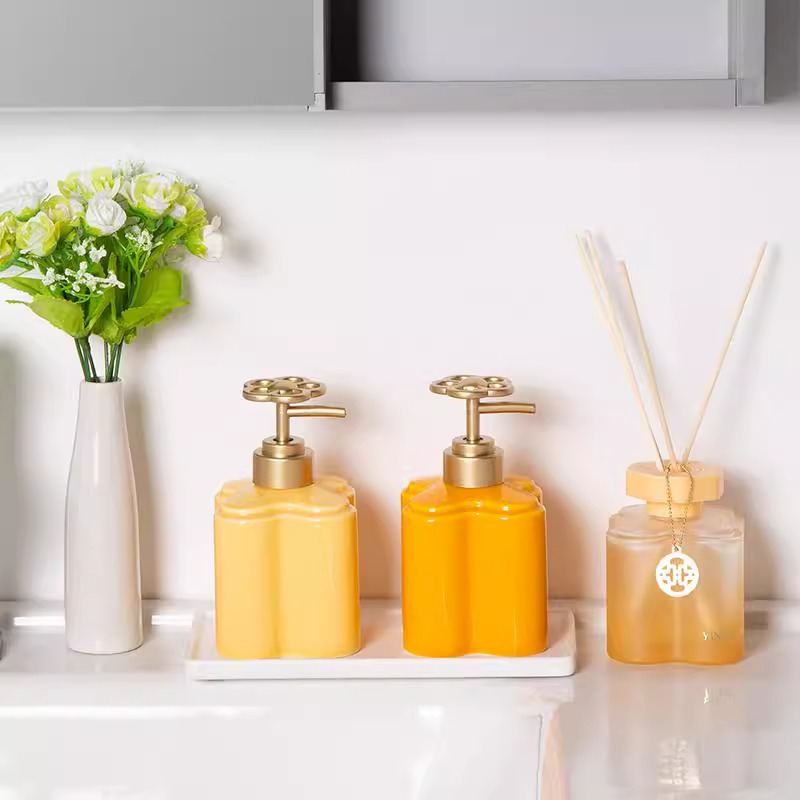 Gravel Vacuum Cleaner - Botol Lotion Keramik Bunga Oranye Modern
