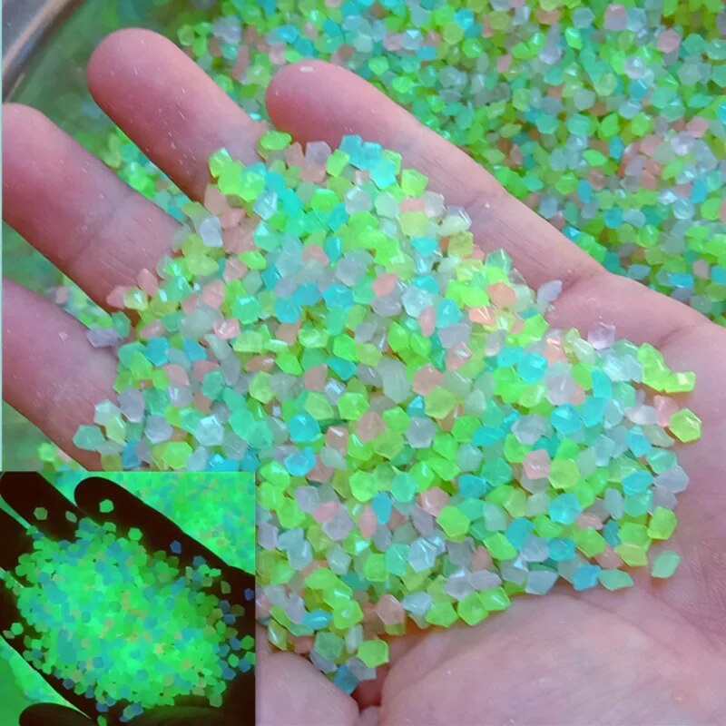 Aquarium Decoration Rock - 1000 buah 3-5mm pasir bercahaya dalam
